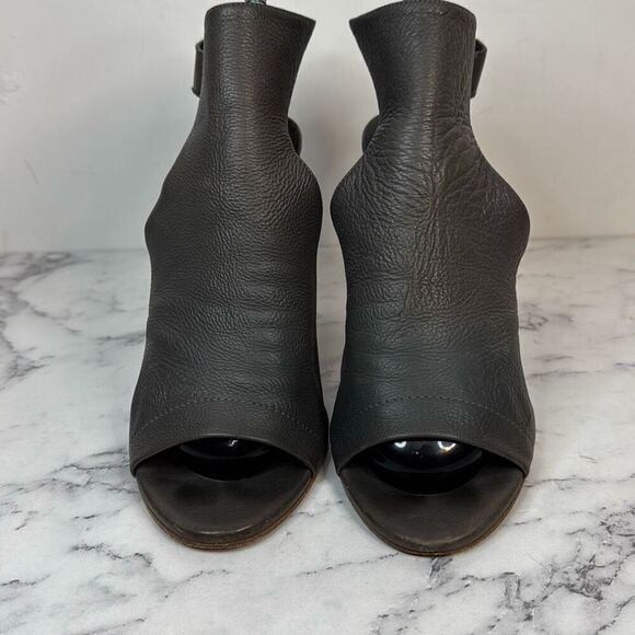 Vince Gray Leather Addie Heels 9.5 - Picture 2 of 7